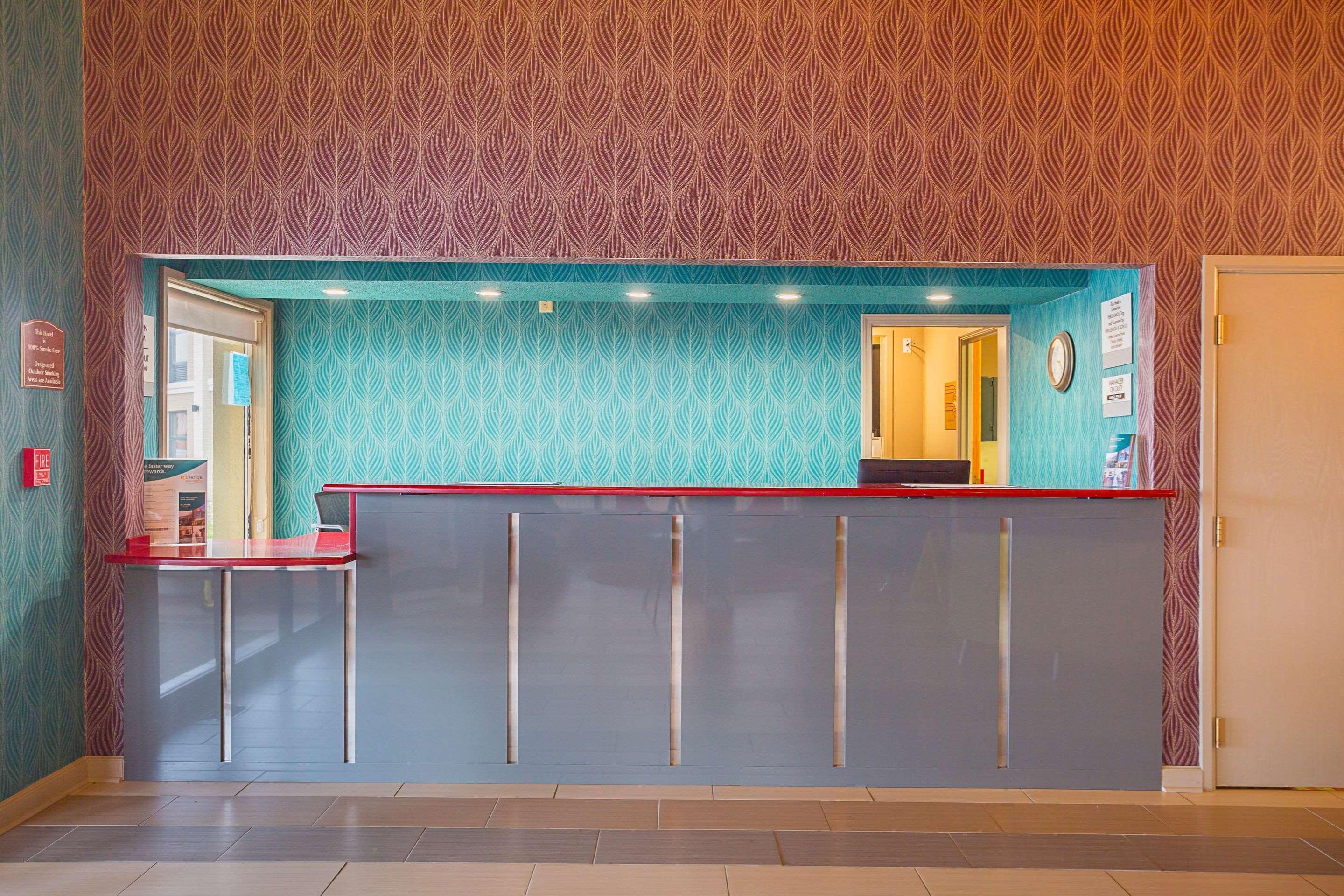 אוונסוויל Clarion Inn & Suites מראה חיצוני תמונה
