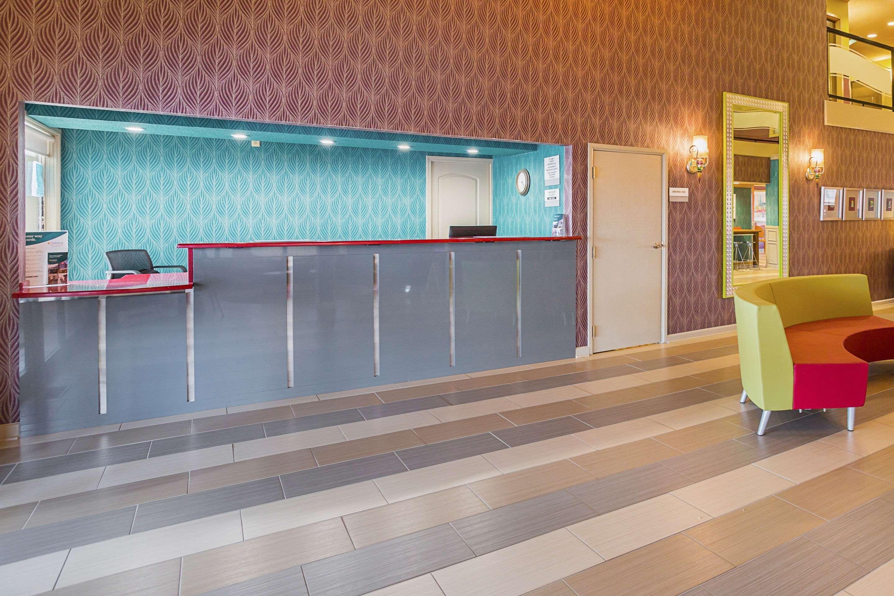 אוונסוויל Clarion Inn & Suites מראה חיצוני תמונה
