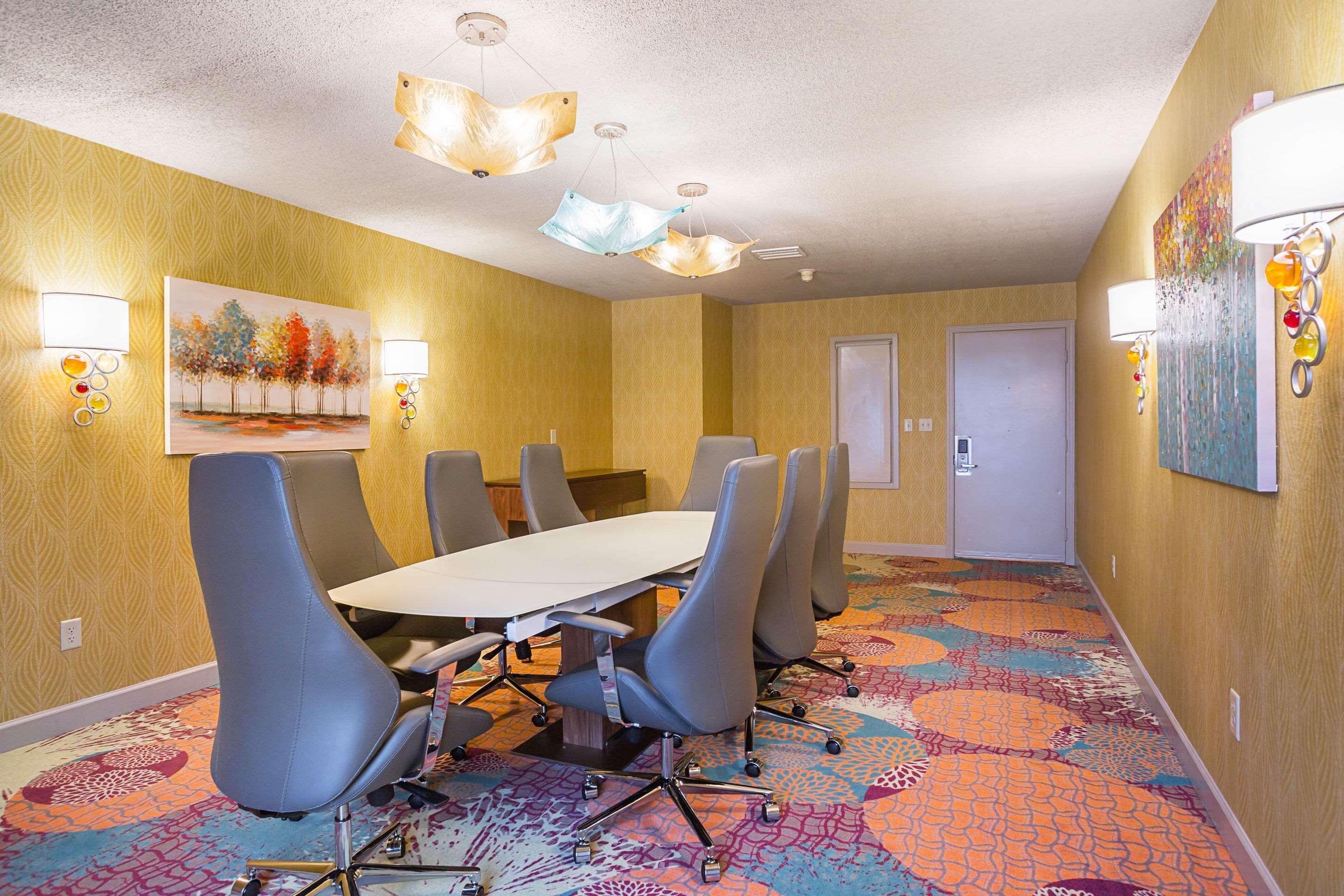 אוונסוויל Clarion Inn & Suites מראה חיצוני תמונה