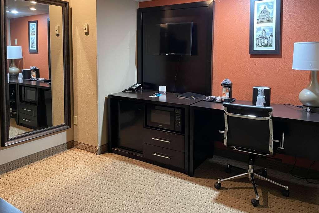 אוונסוויל Clarion Inn & Suites חדר תמונה
